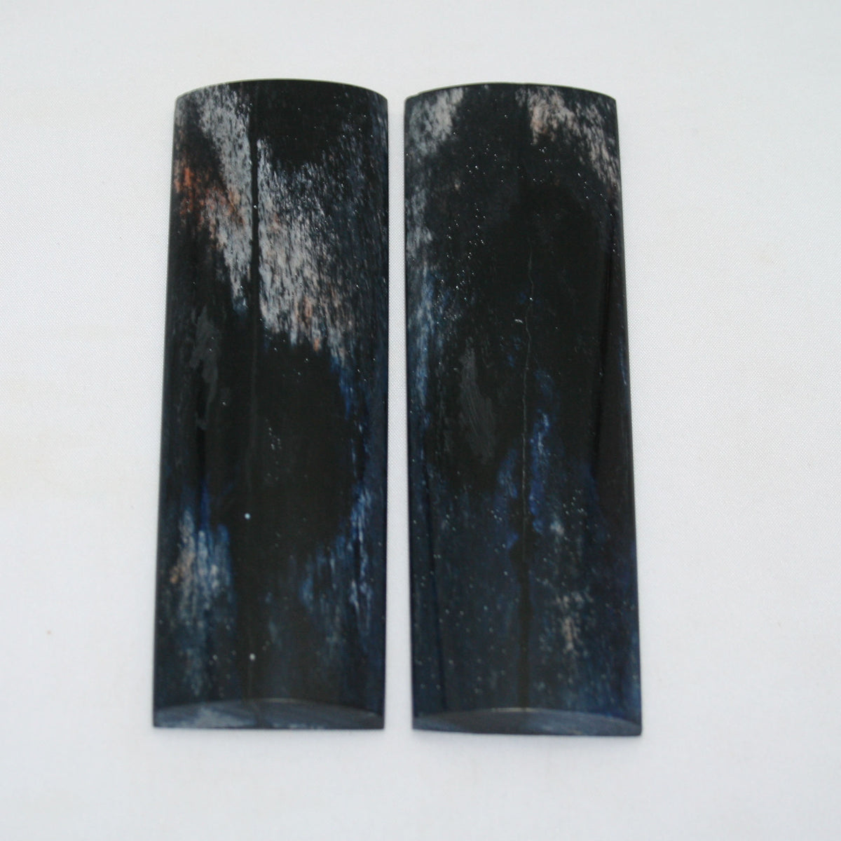 NB105NAM37 Giraffe Bone Scales