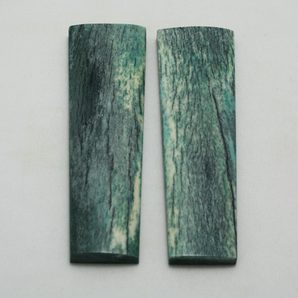 NB105NAM48 Giraffe Bone Scales