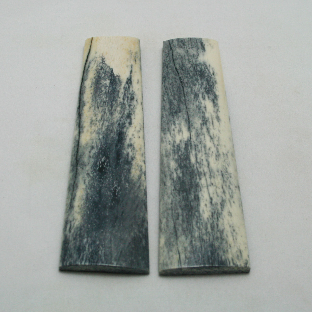 NB105NAM50 Giraffe Bone Scales