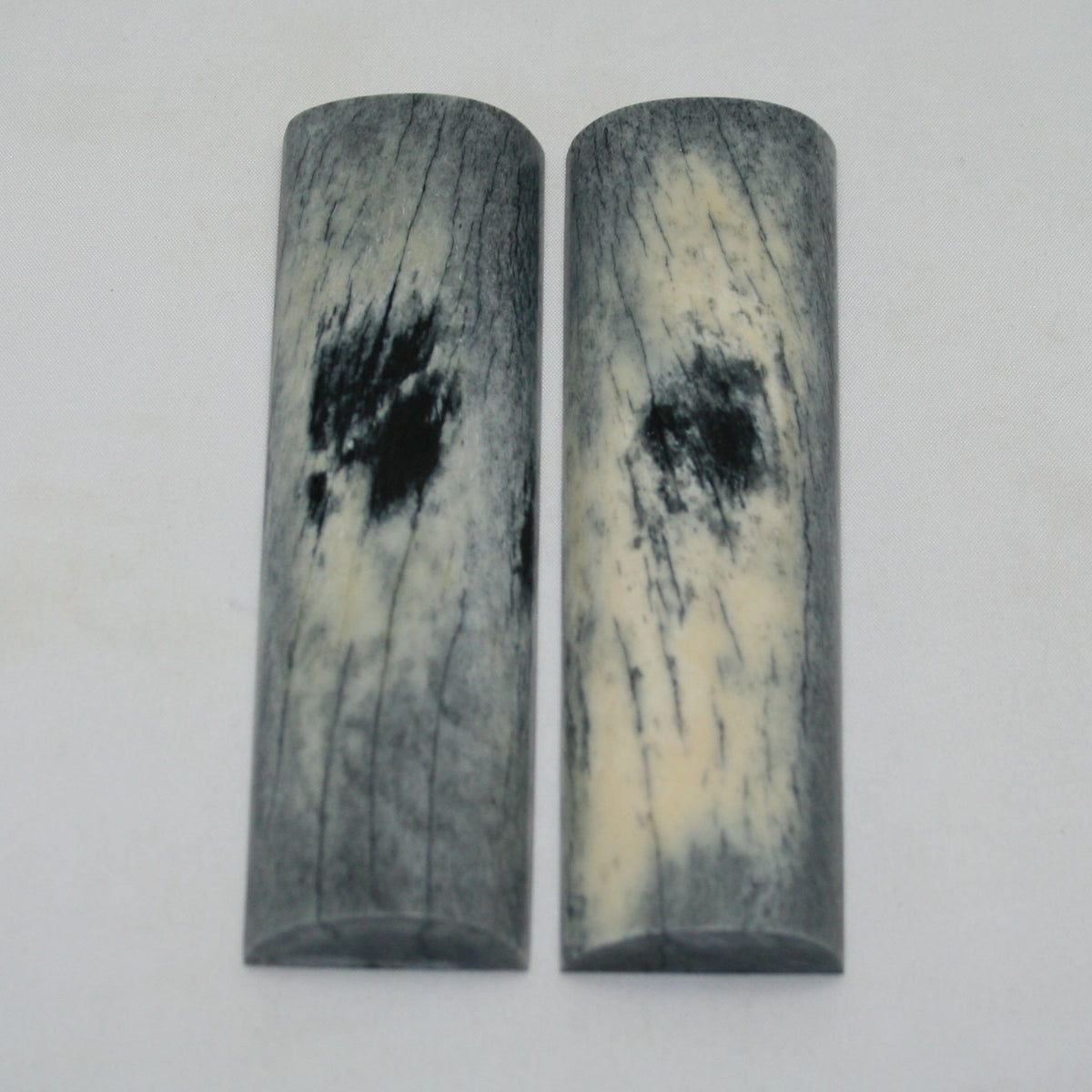 NB105NAM81 Giraffe Bone Scales