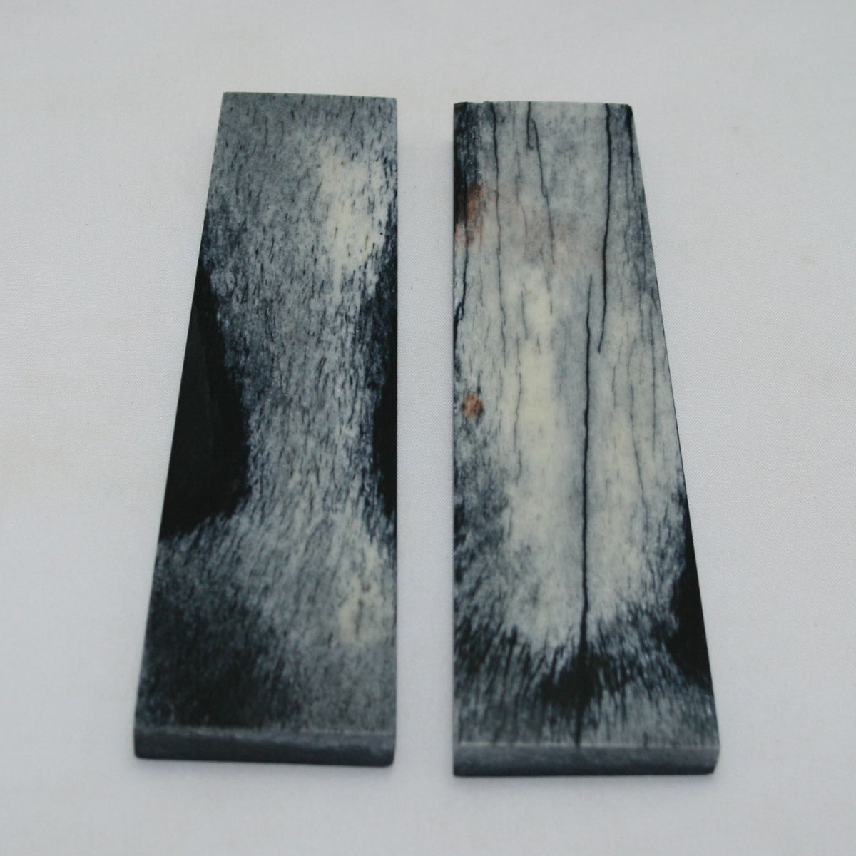 NB105NAM86 Giraffe Bone Scales