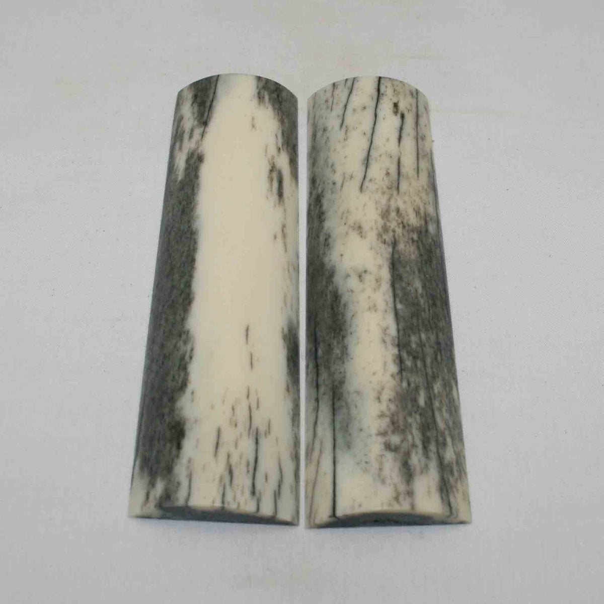 NB105NA121 Giraffe Bone Scales 5.17" x 1.49" x 0.41"inch