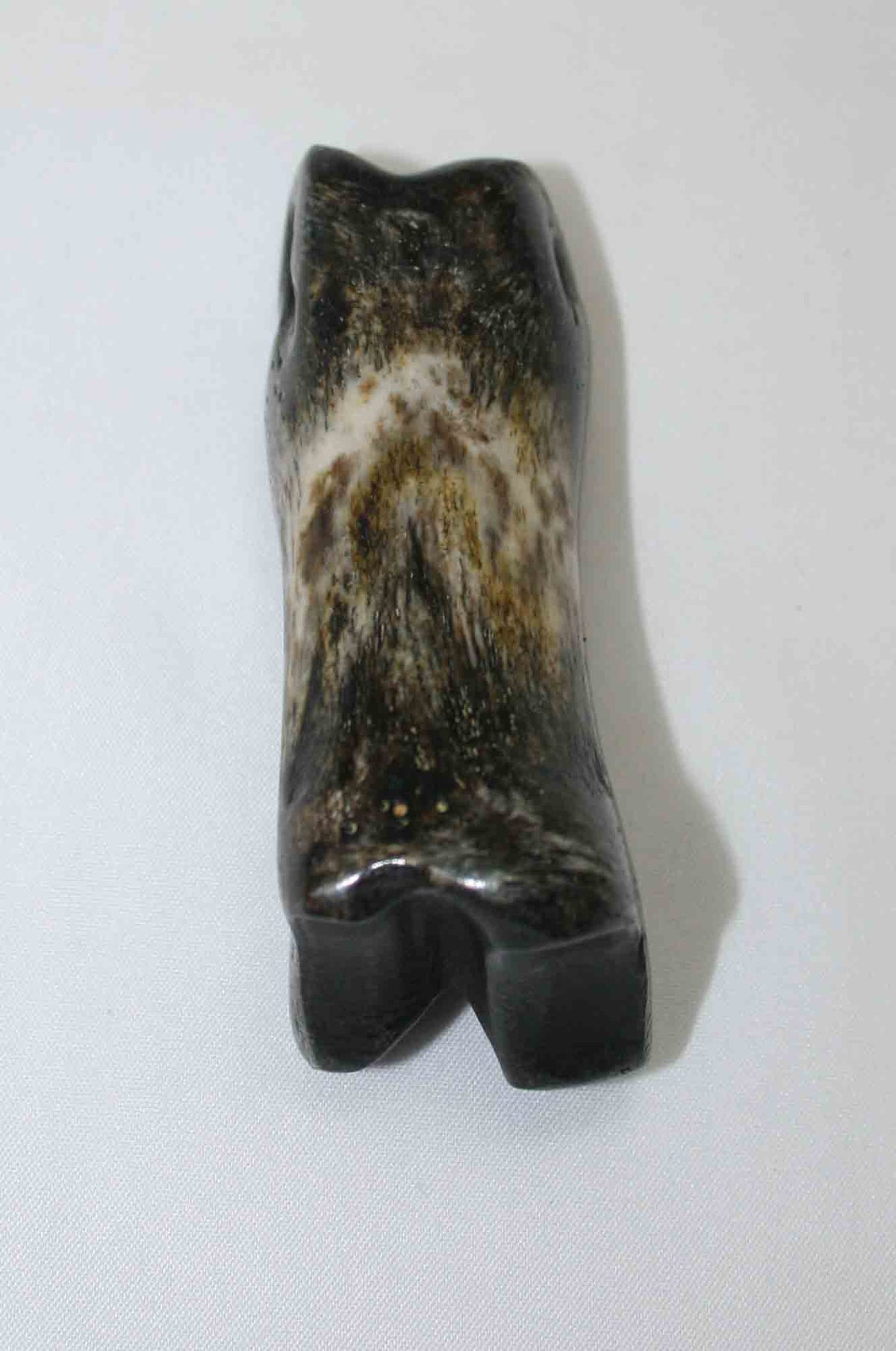 NB616JS2 Carpal Bone - Wildebeest (medium)