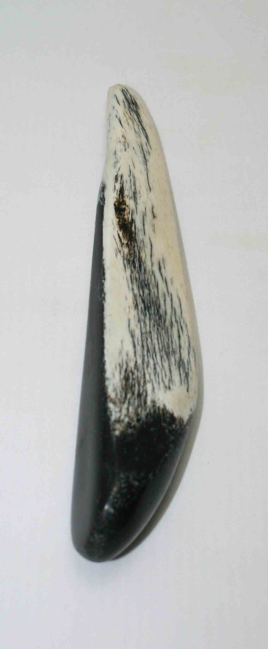 NB106MMA11 Giraffe Bone Round