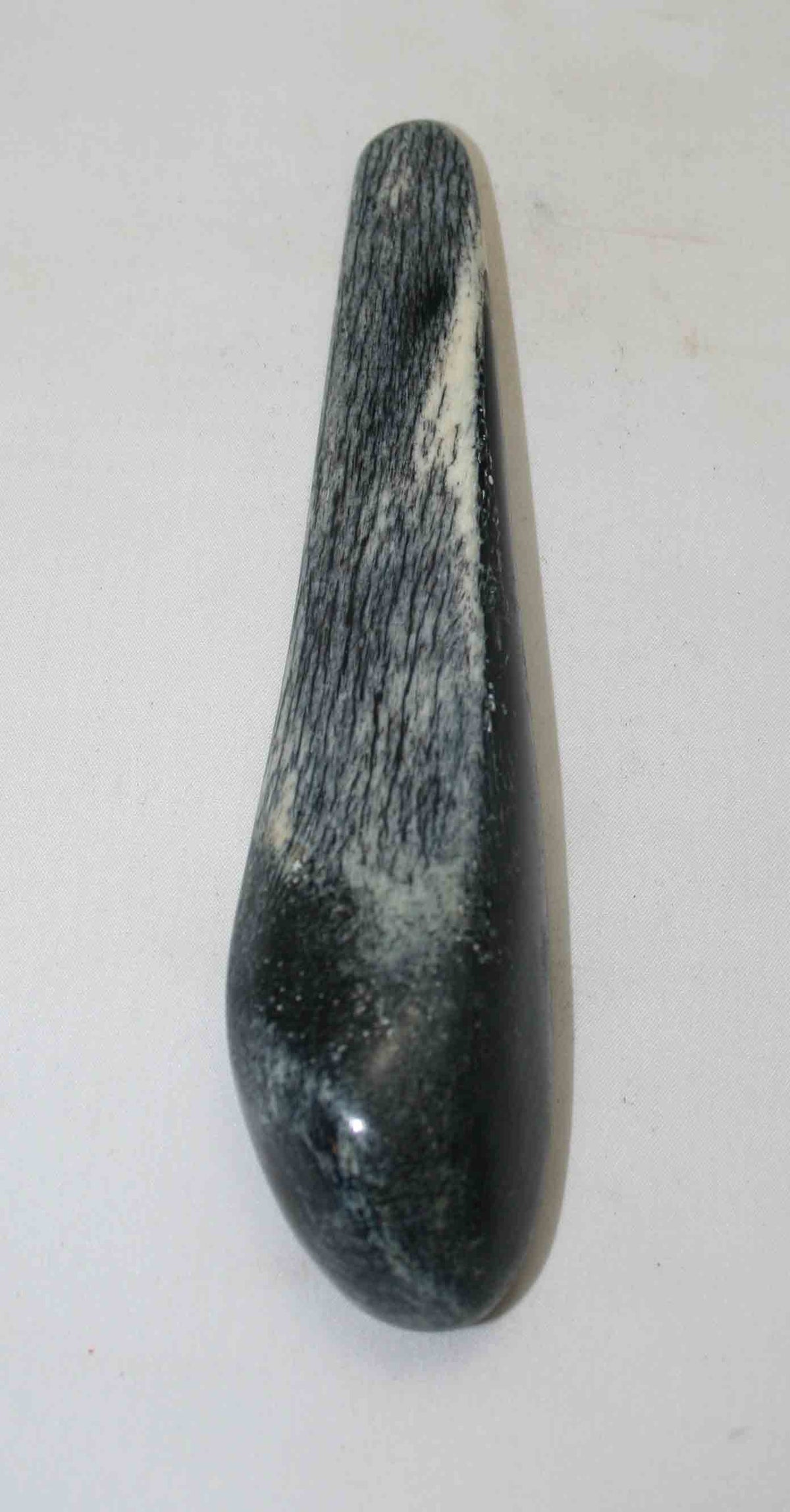 NB106NA10 Giraffe Bone Round 7.50 " x middle size 1.29" x 0.74 " inch