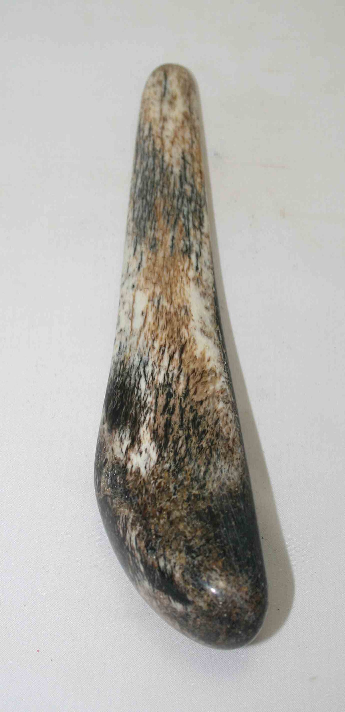 NB106NA12 Giraffe Bone Round 8.75 " x middle size 1.52" x 0.66 " inch