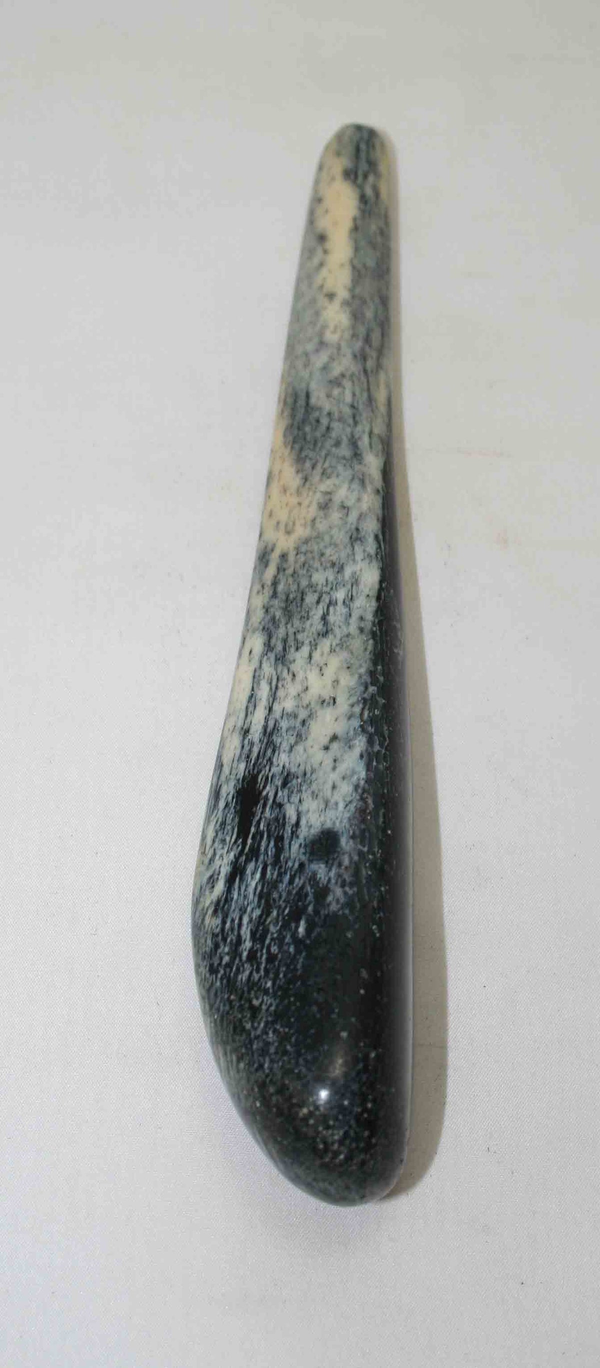 NB106NA13 Giraffe Bone Round 9.00 " x middle size 1.17" x 0.72 " inch