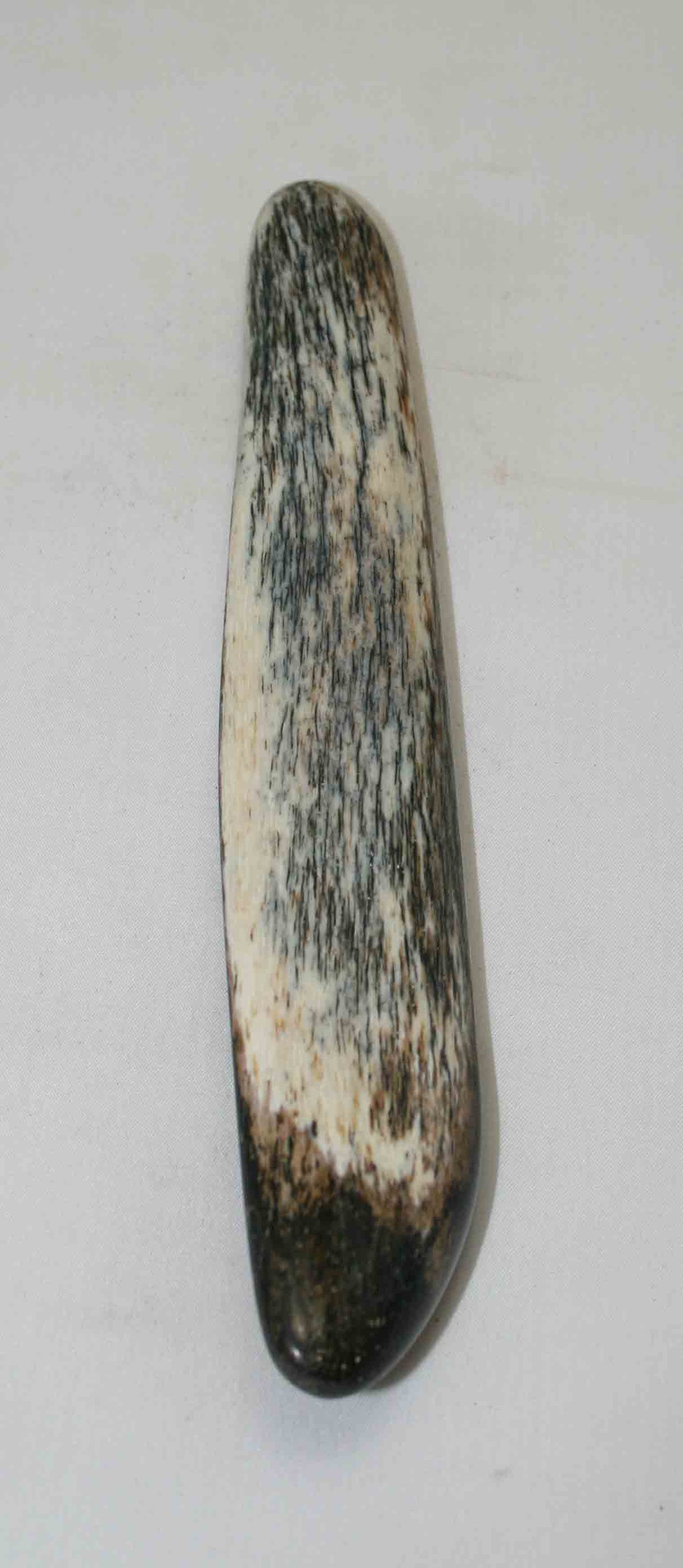 NB106NA15 Giraffe Bone Round 8.25 " x middle size 1.39" x 0.65 " inch