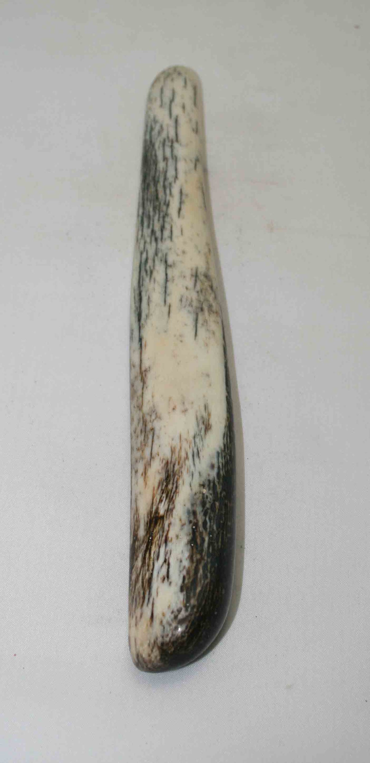 NB106NA19 Giraffe Bone Round 9.00 " x middle size 1.26" x 0.54 " inch