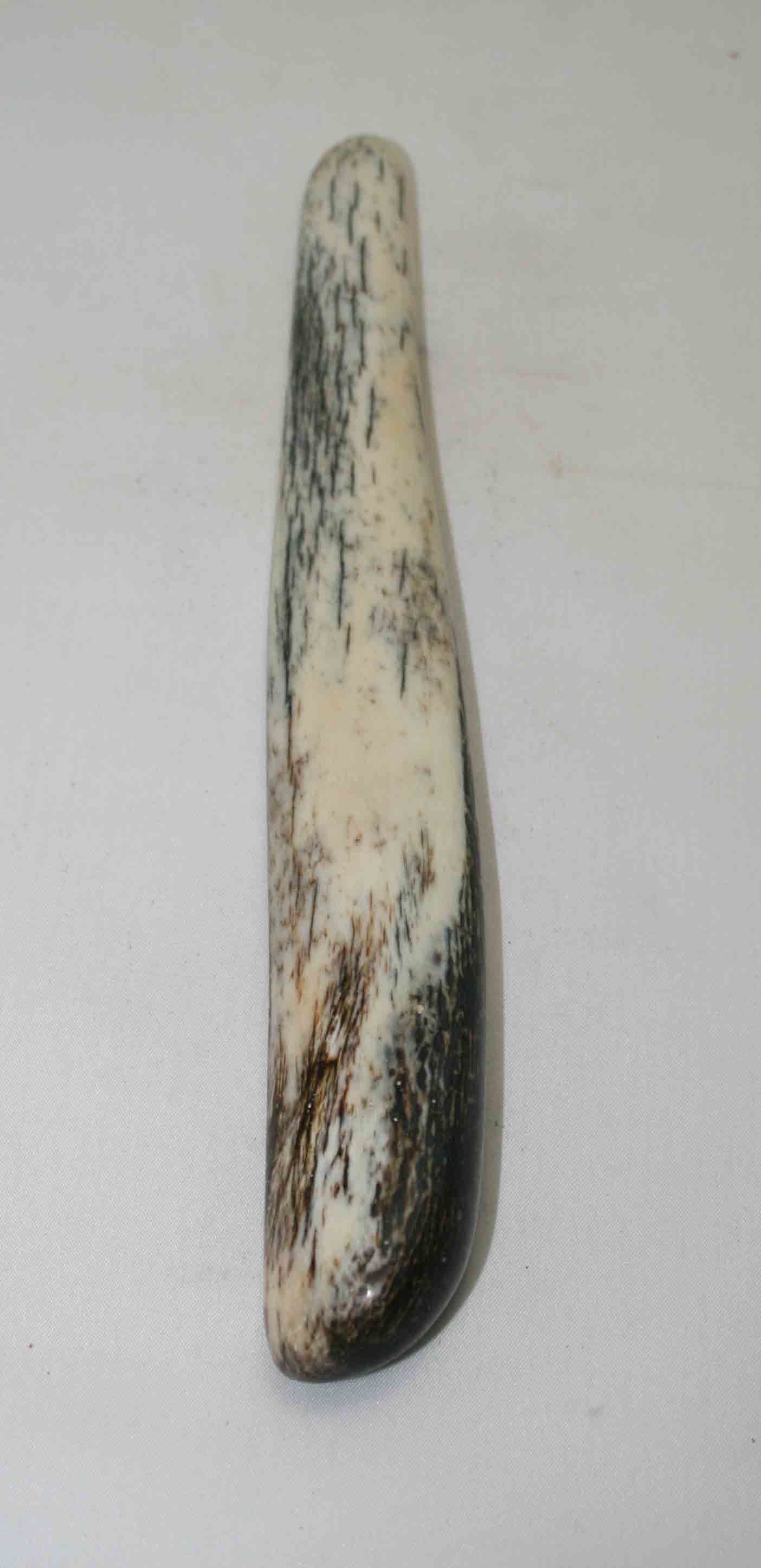 NB106NA19 Giraffe Bone Round 9.00 " x middle size 1.26" x 0.54 " inch