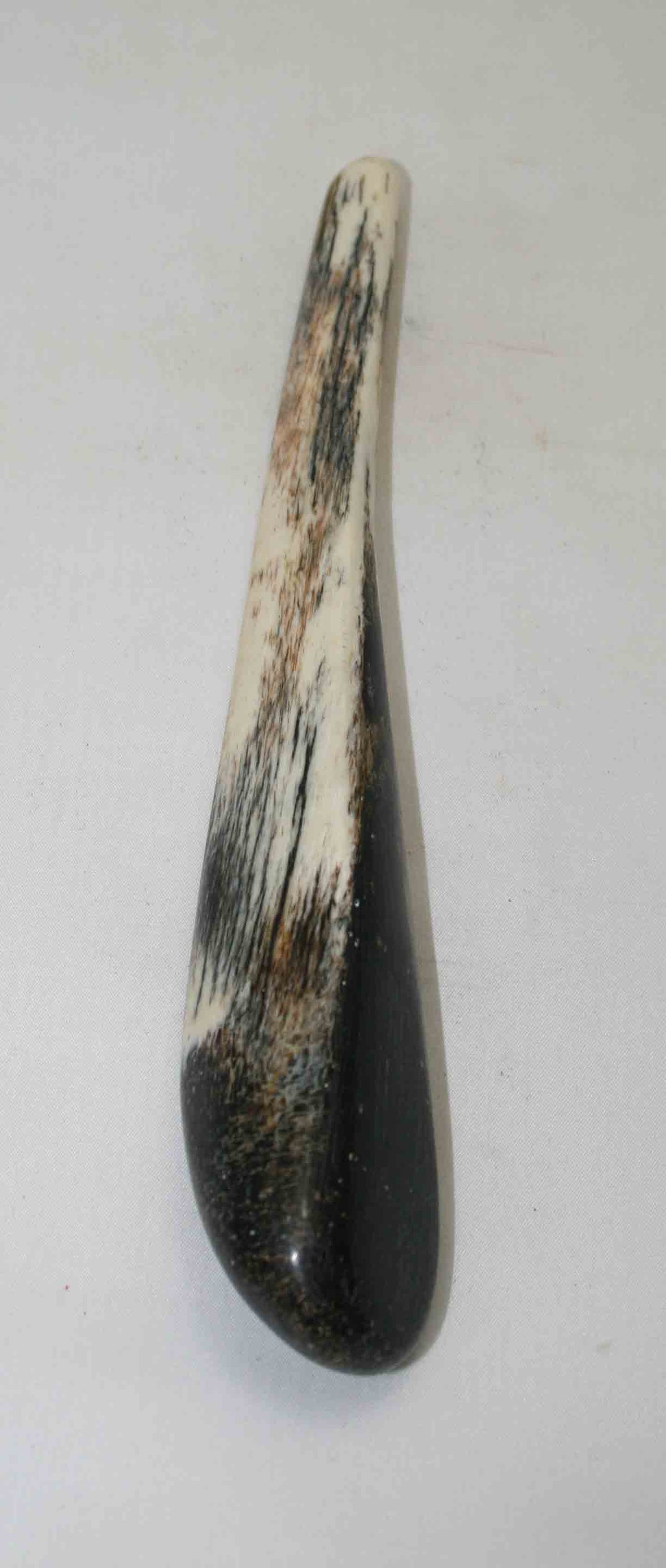 NB106NA20 Giraffe Bone Round 9.00 " x middle size 1.21" x 0.64 " inch
