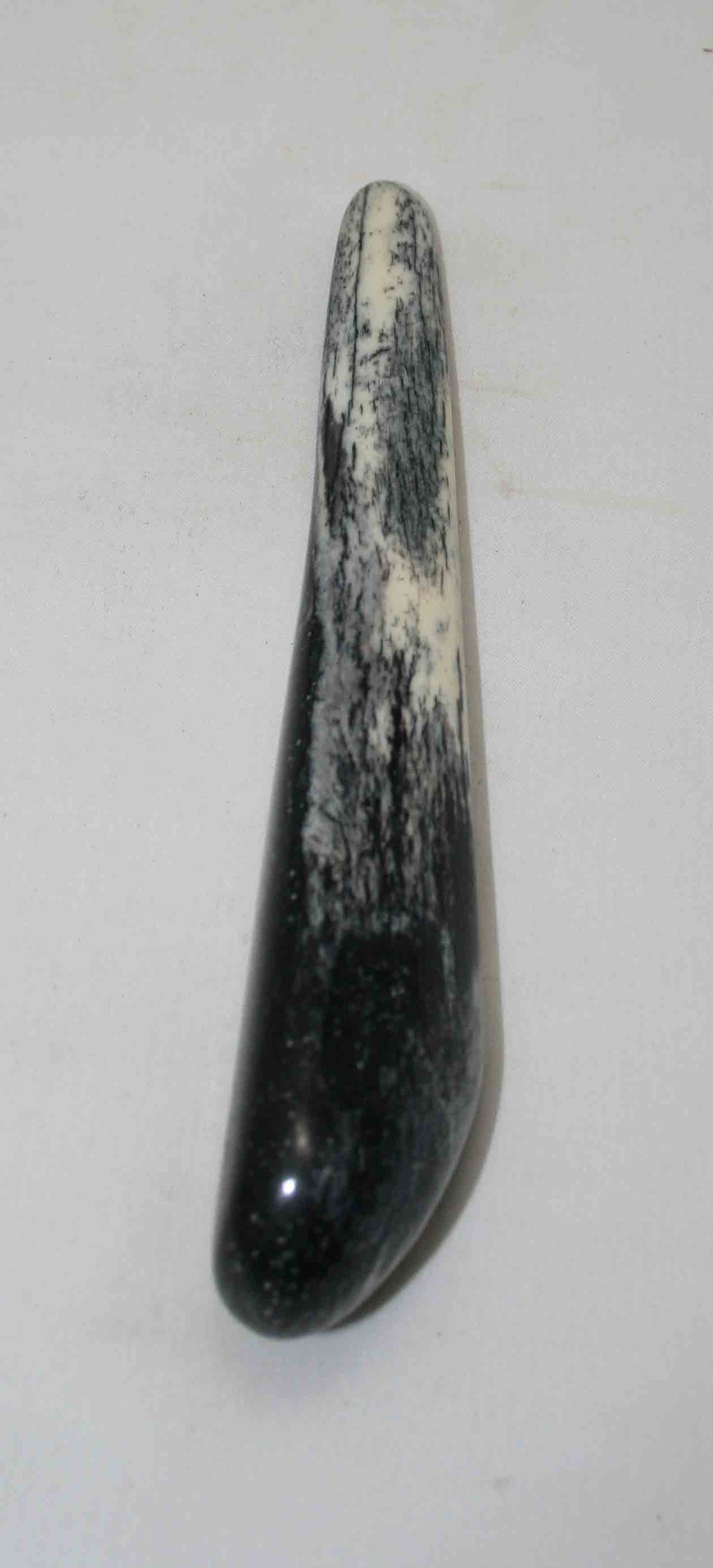 NB106NA21 Giraffe Bone Round 8.00 " x middle size 1.19" x 0.64 " inch