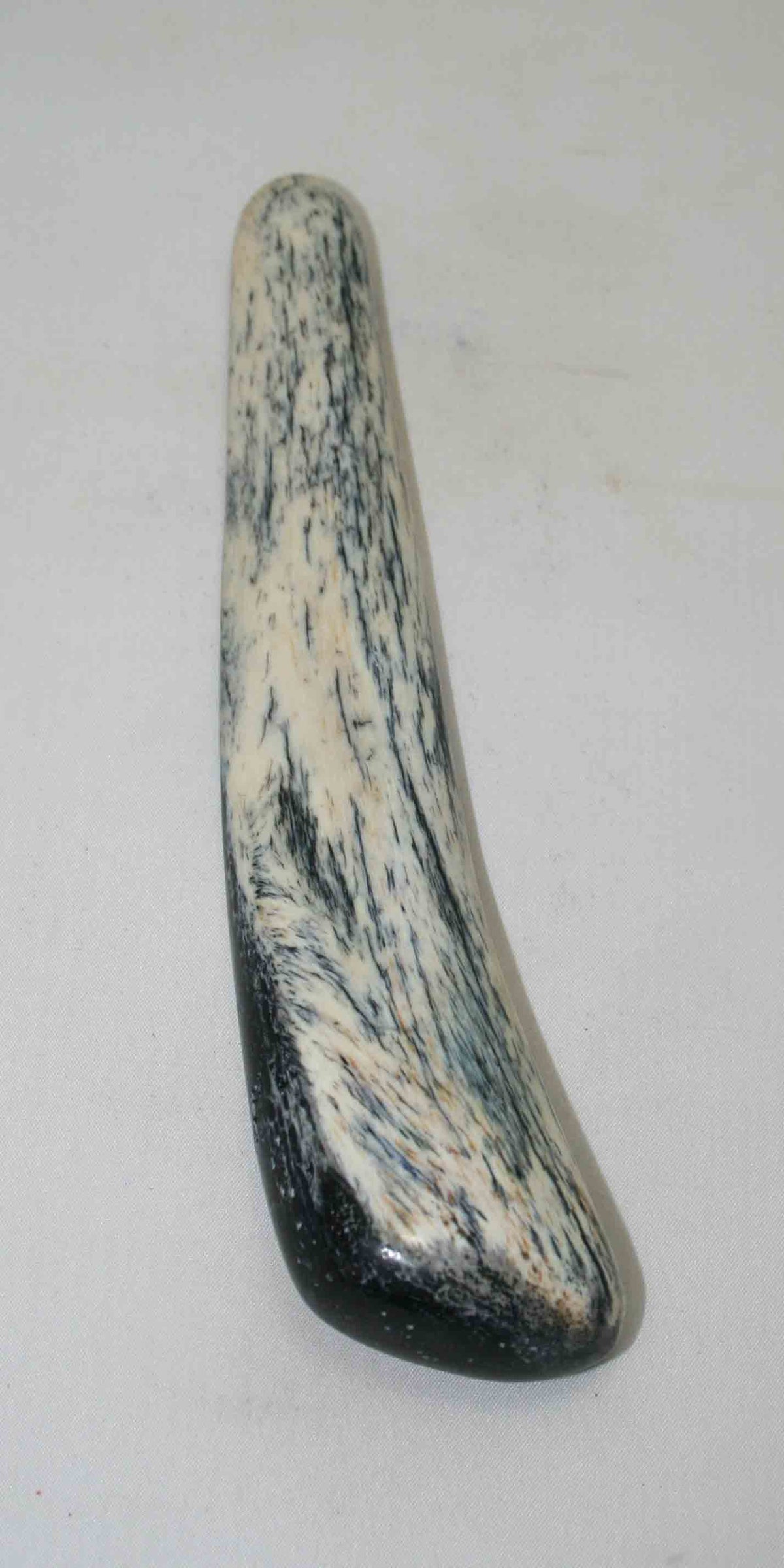 NB106NA8 Giraffe Bone Round 7.50 " x middle size 1.32" x 0.57 " inch
