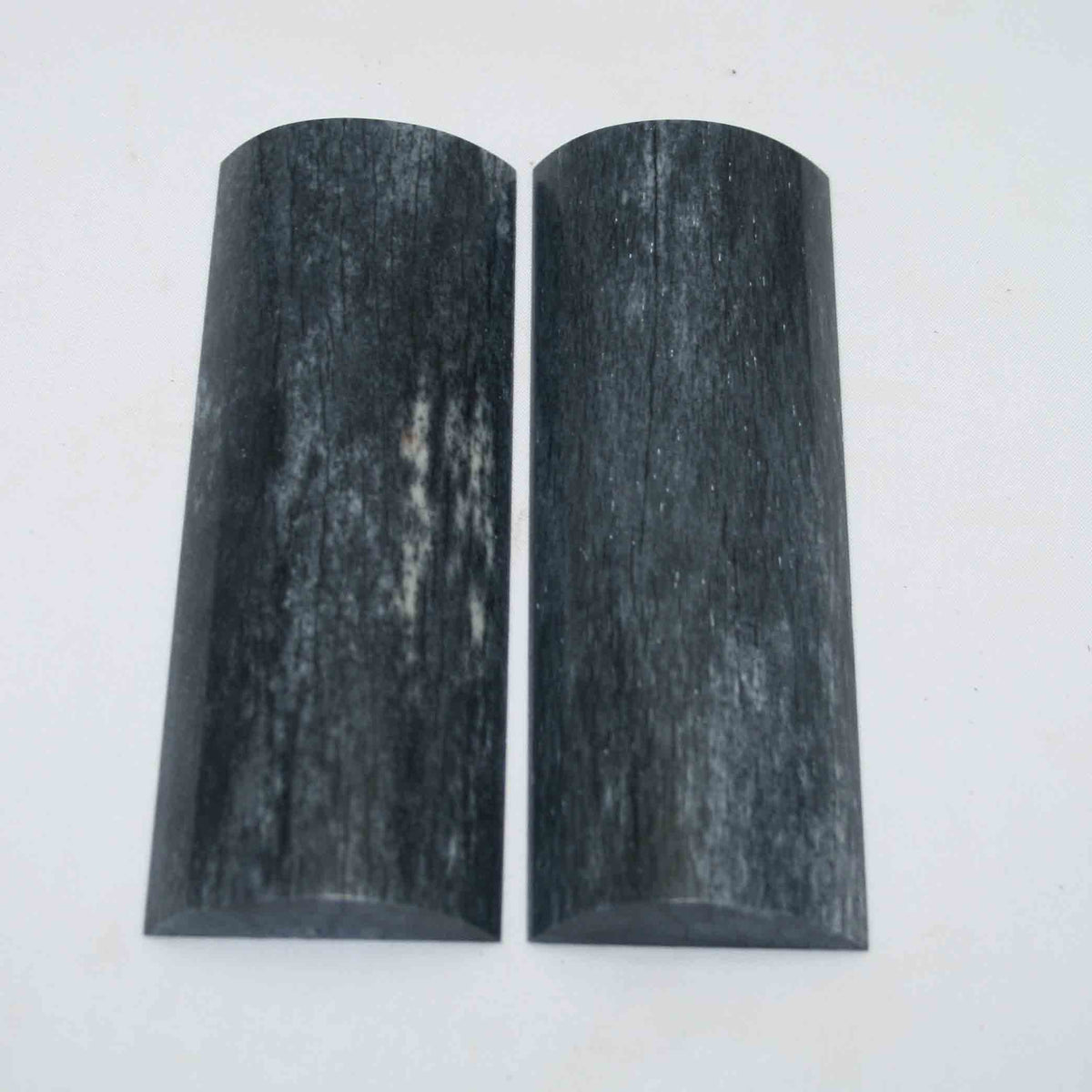 NB108GS46 Giraffe Bone Scales