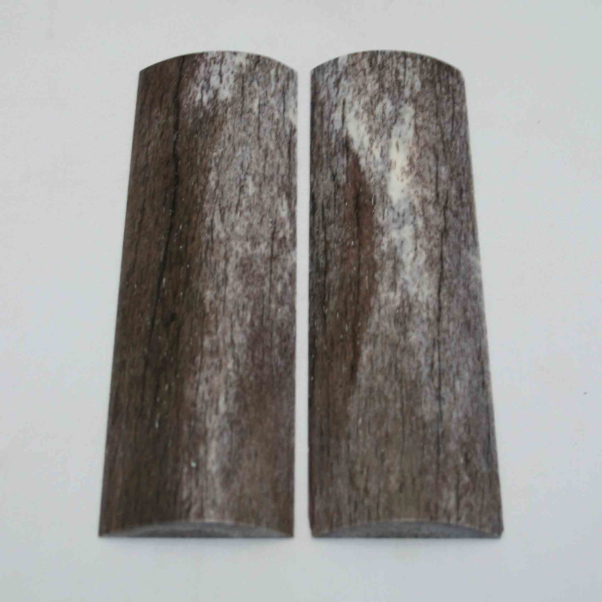 NB108GS68 Giraffe Bone Scales