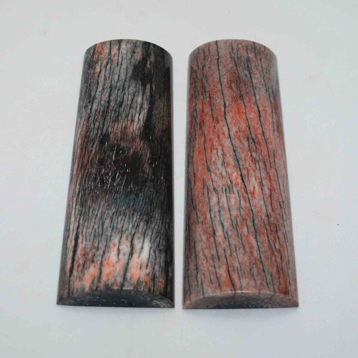 NB108GS70 Giraffe Bone Scales