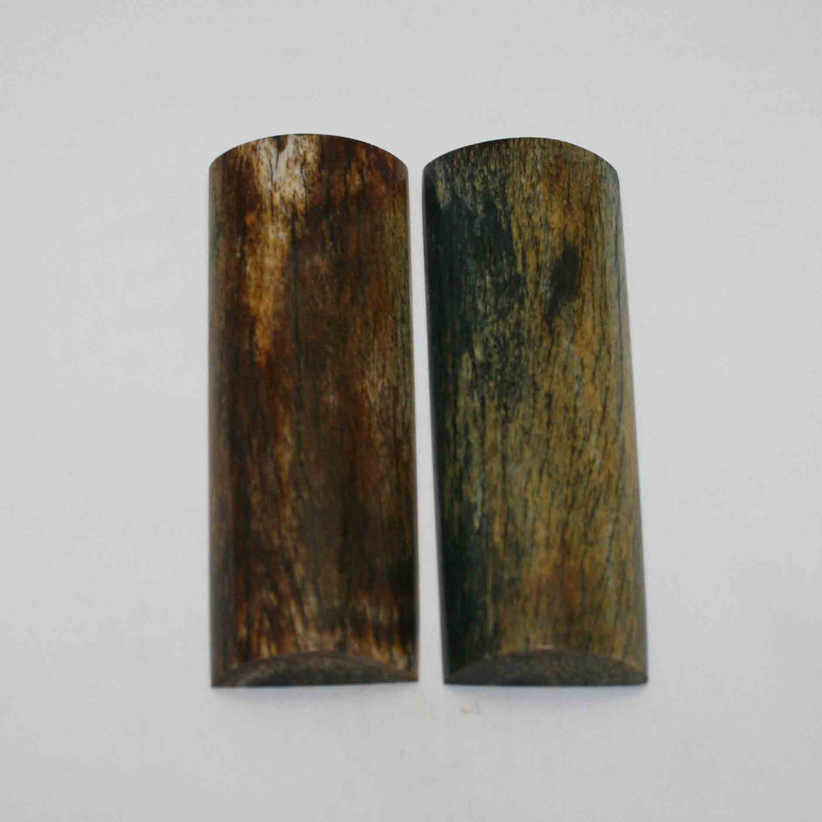 NB108JS13 Giraffe Bone Scales