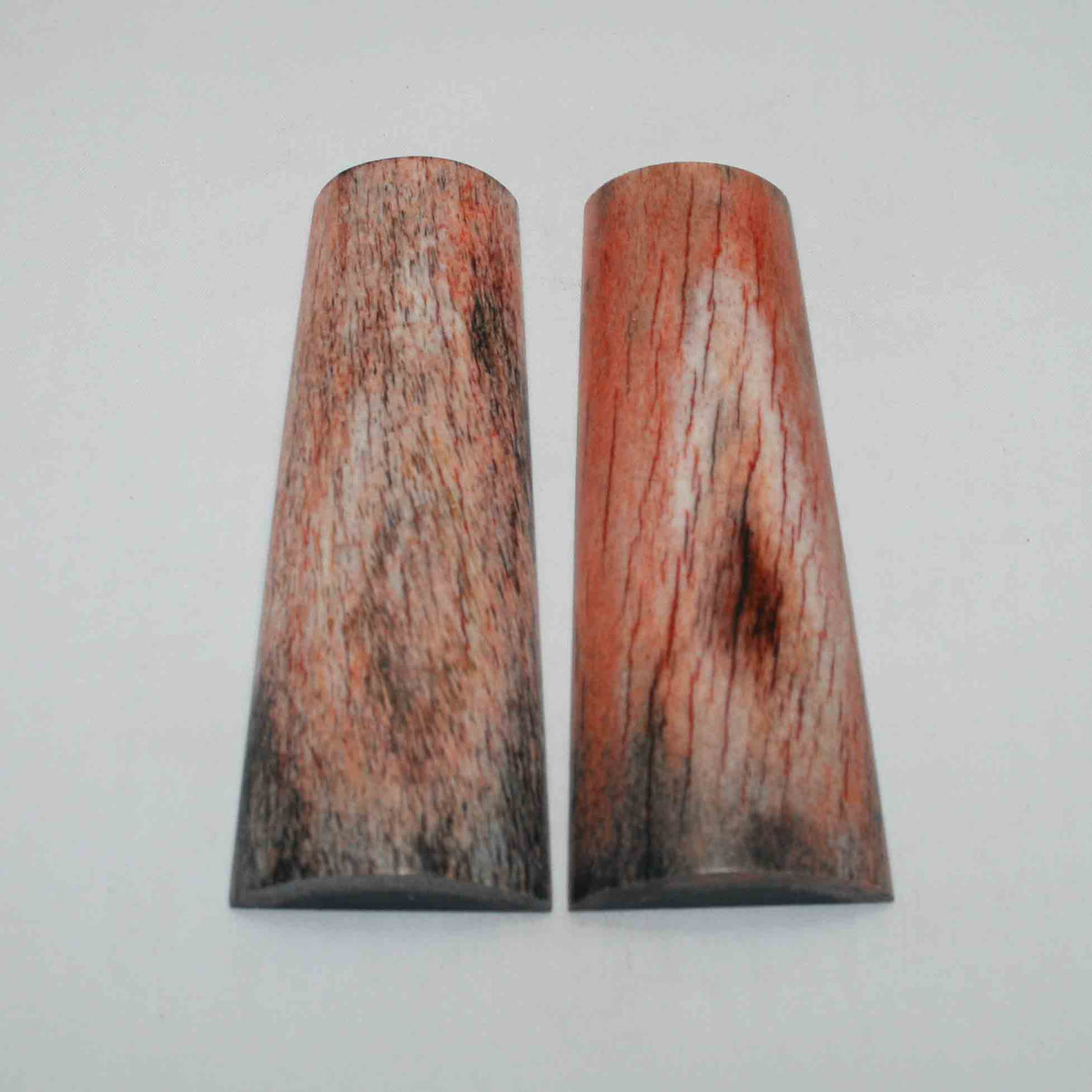 NB108JS38 Giraffe Bone Scales