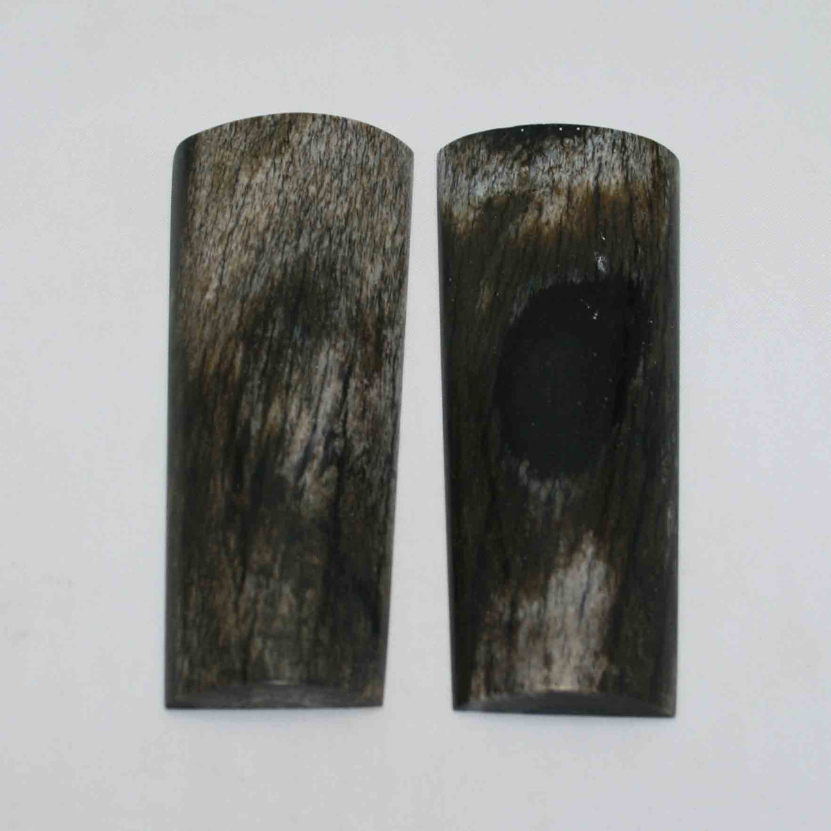 NB108JS43 Giraffe Bone Scales