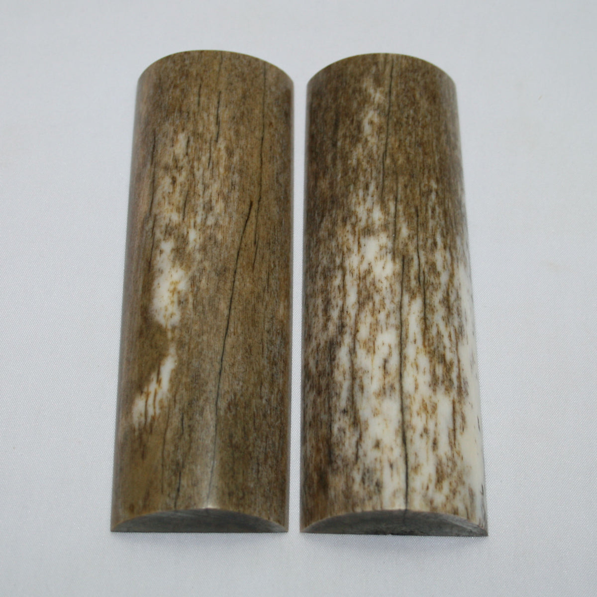 NB108MAN10 Giraffe Bone Scales