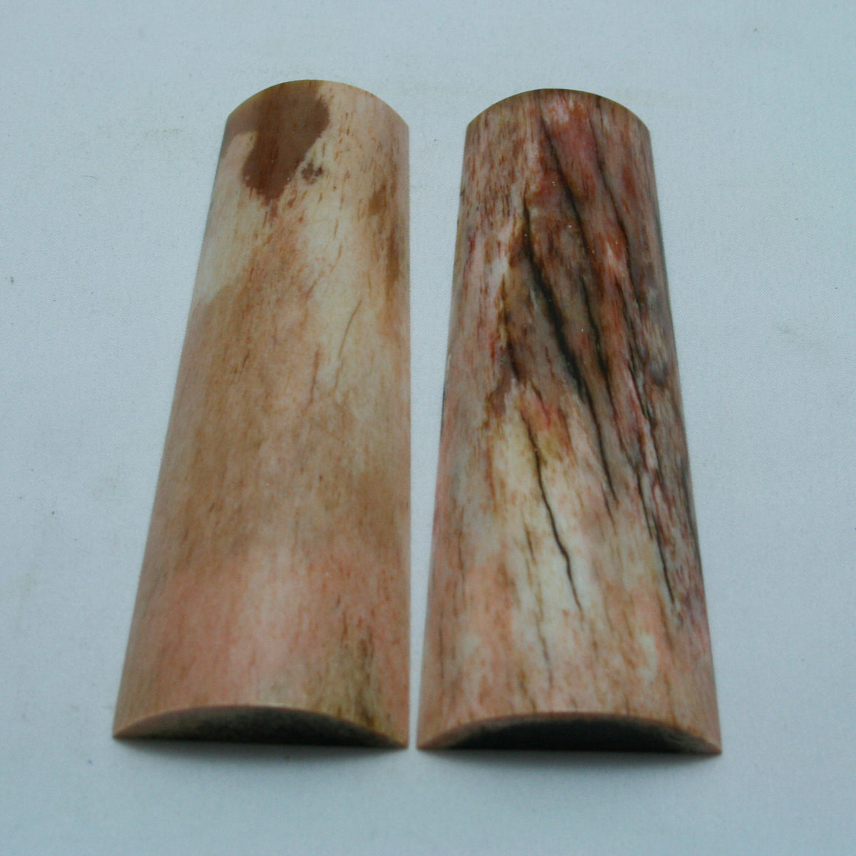 NB108MAN183 Giraffe Bone Scales