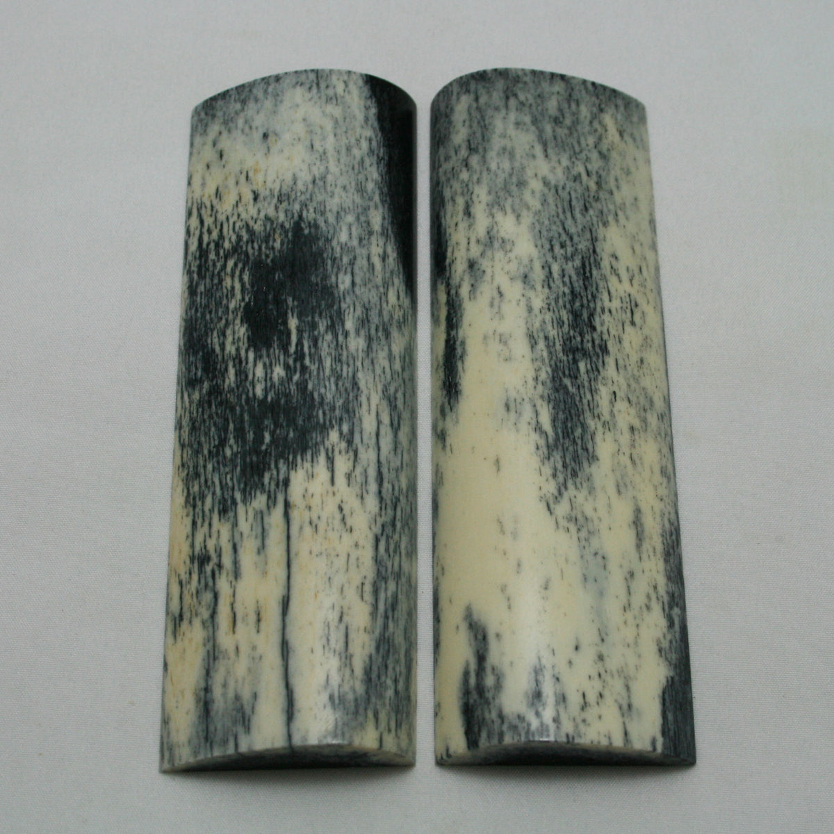 NB108MAN1 Giraffe Bone Scales