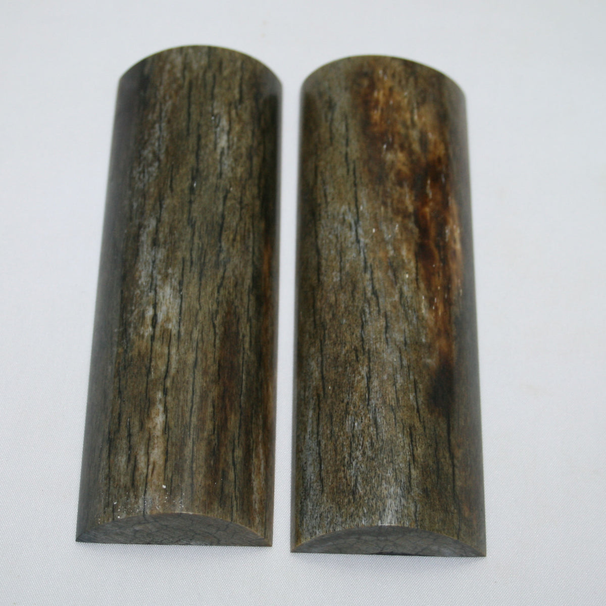 NB108MAN5 Giraffe Bone Scales