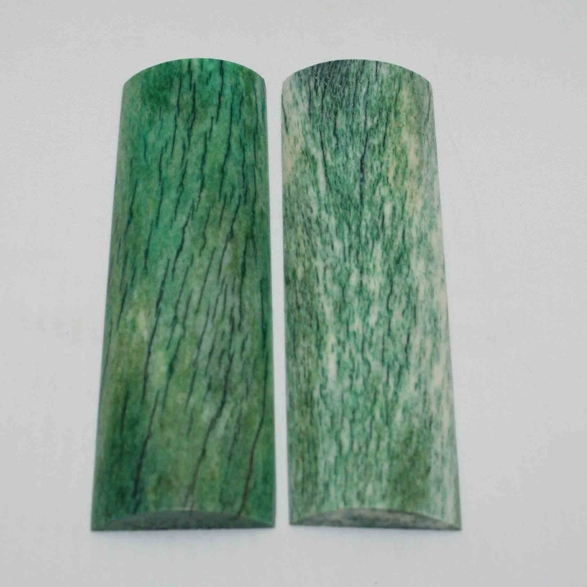 NB108MMA18 Giraffe Bone Scales