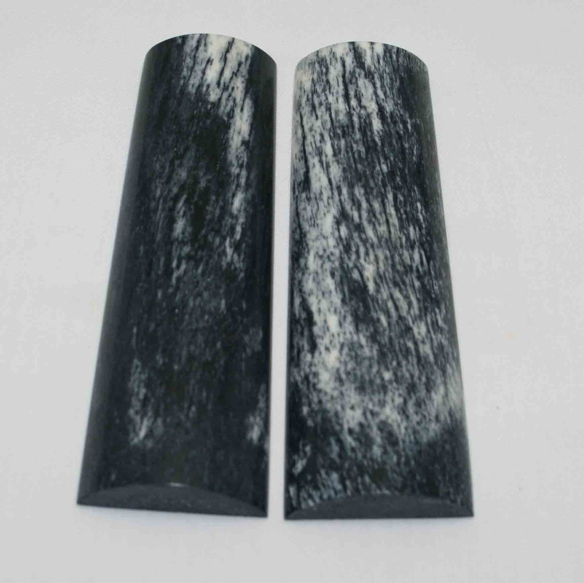 NB108MMA27 Giraffe Bone Scales