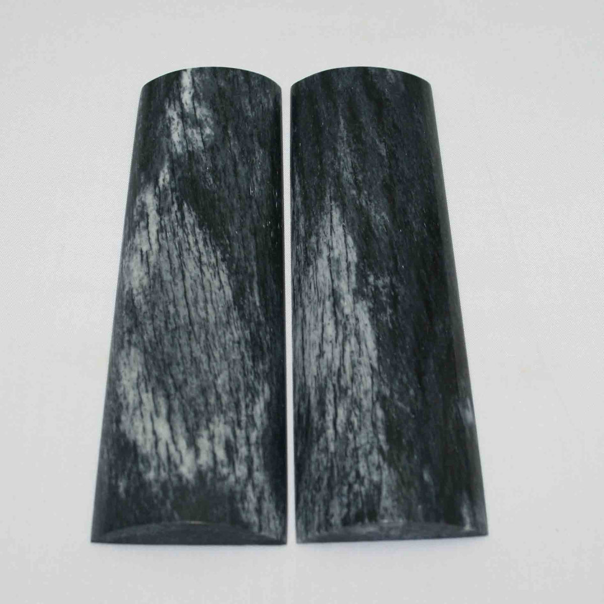 NB108MMA37 Giraffe Bone Scales