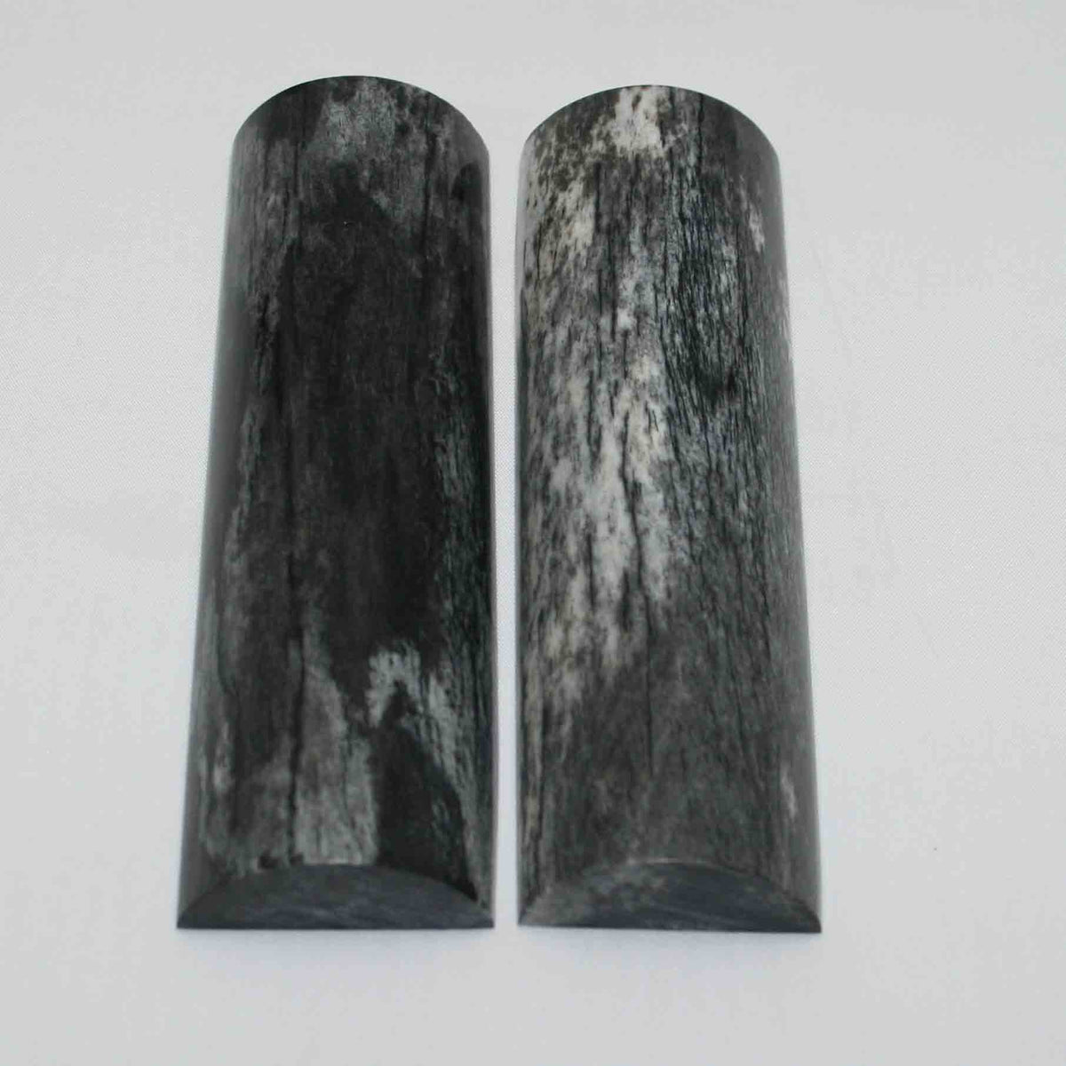 NB108MMA39 Giraffe Bone Scales