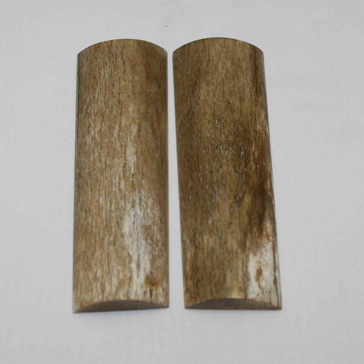 NB108MMA61 Giraffe Bone Scales