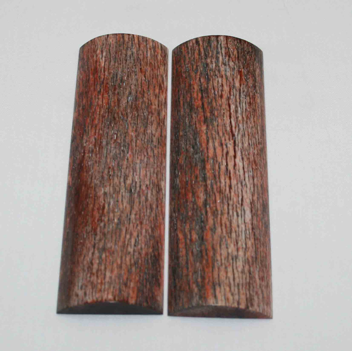 NB108MMA73 Giraffe Bone Scales