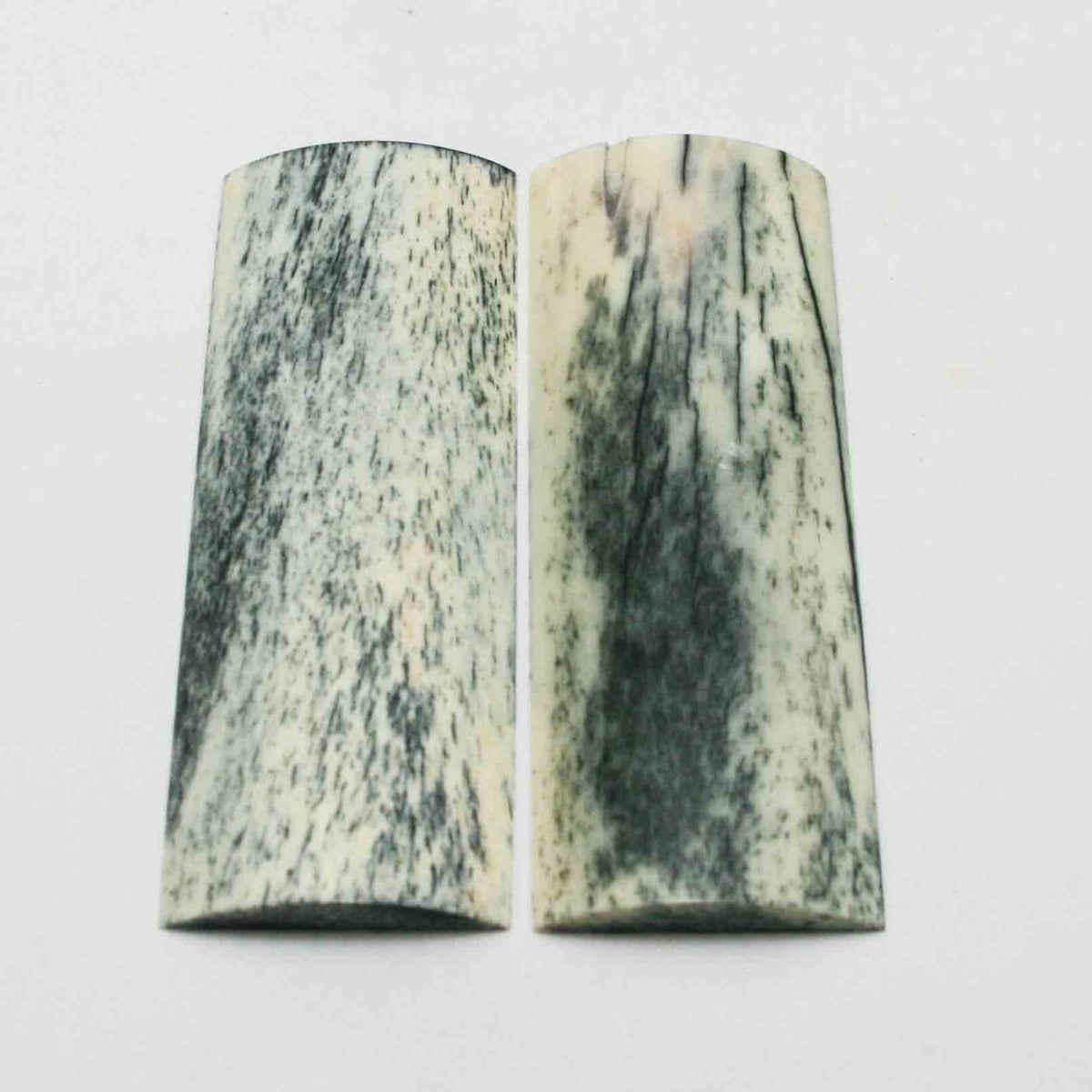 NB108MMA76 Giraffe Bone Scales