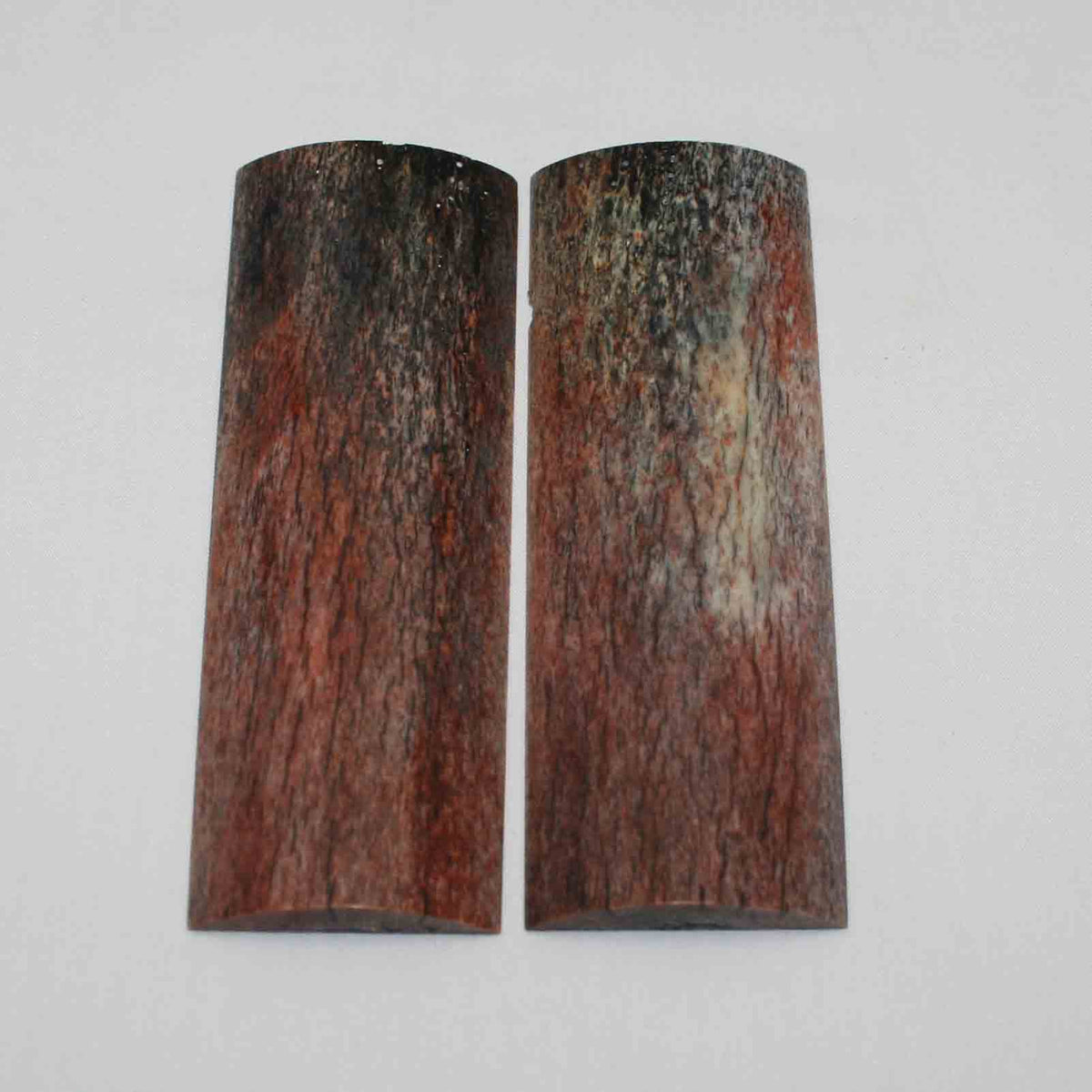 NB108MMA94 Giraffe Bone Scales