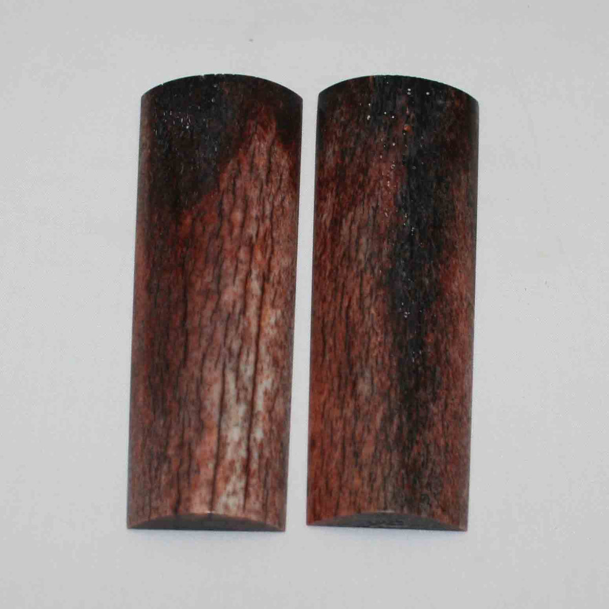 NB108MMA99 Giraffe Bone Scales