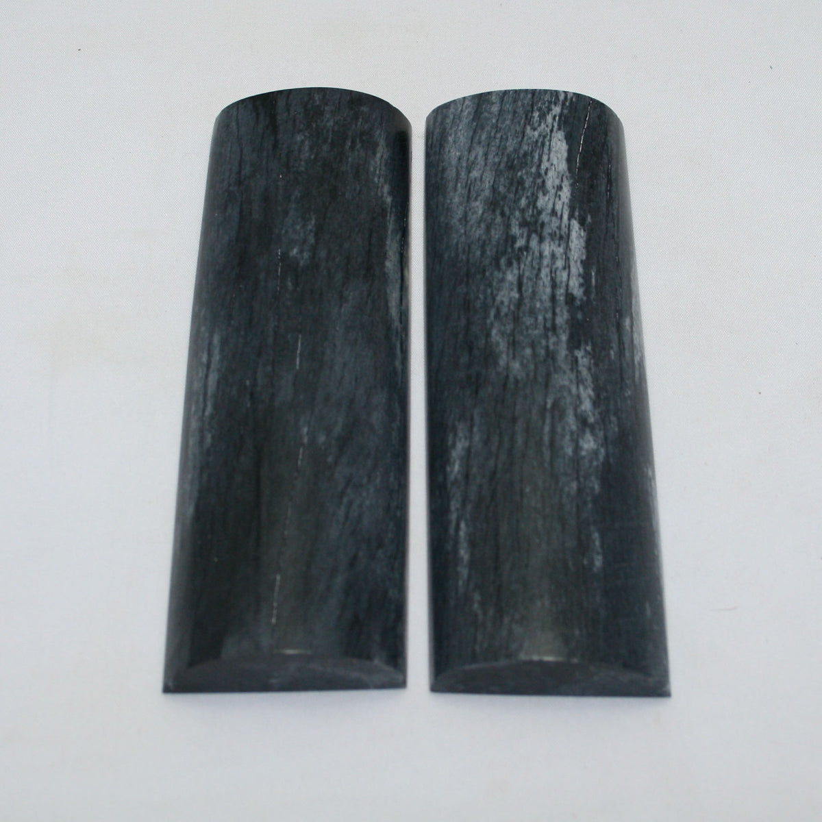 NB108NAM11 Giraffe Bone Scales Set