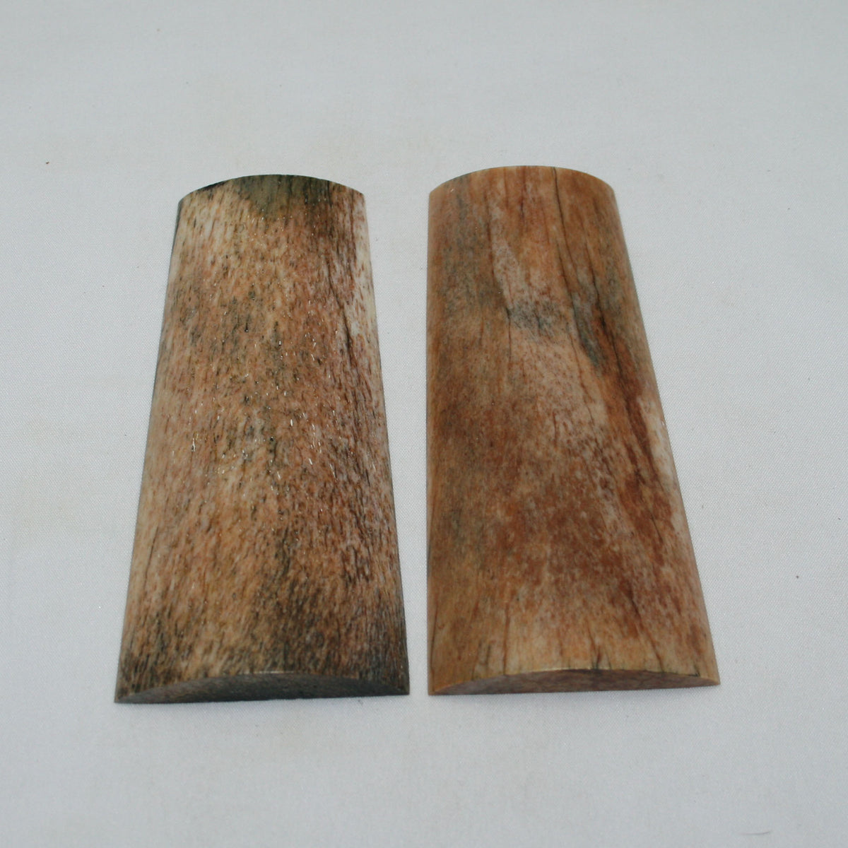 NB108NAM22 Giraffe Bone Scales Set