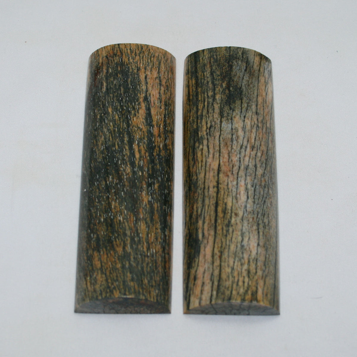 NB108NAM9 Giraffe Bone Scales Set