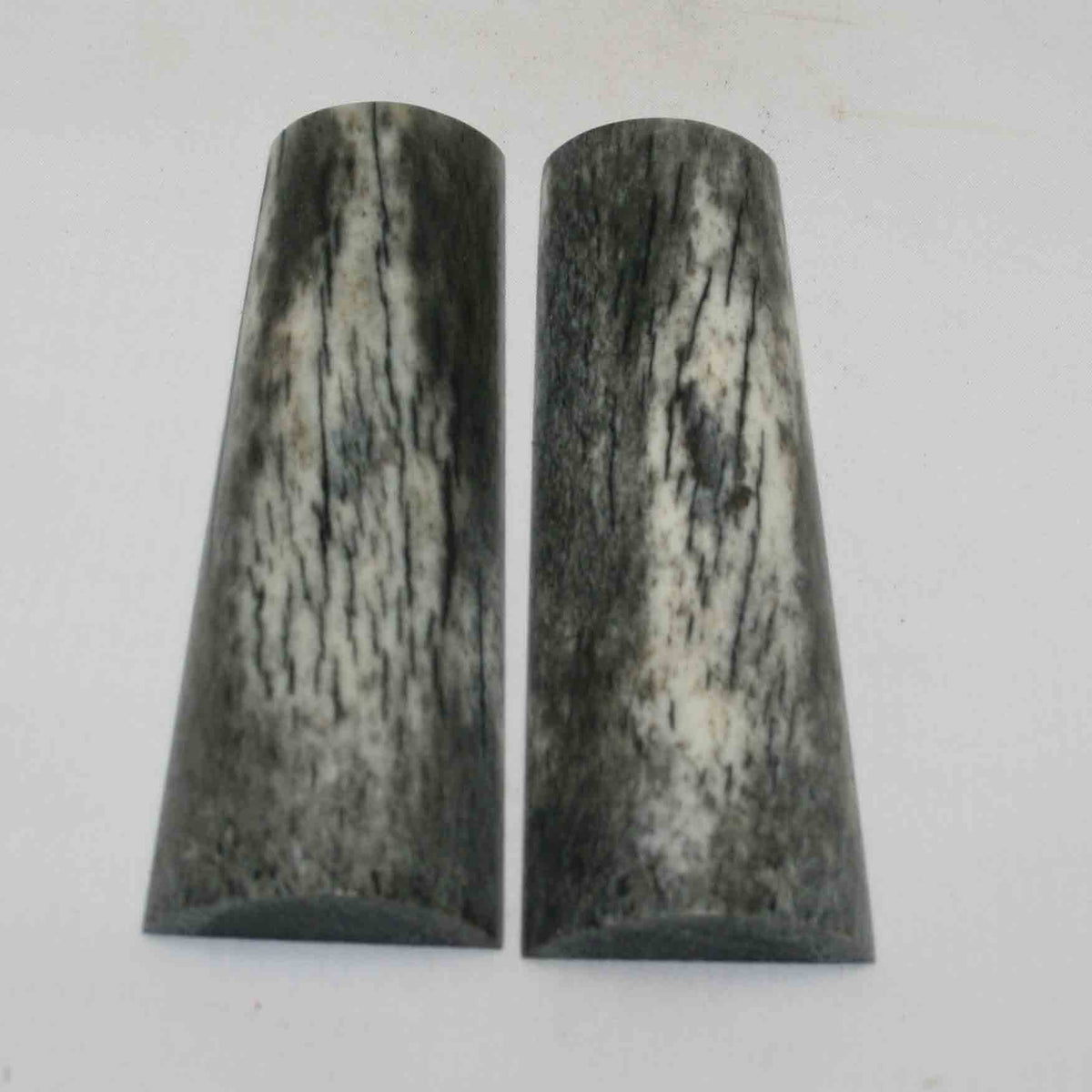 NB108NA139 Giraffe Bone Scales Size: 5.17" x 1.56" x 0.47" inch