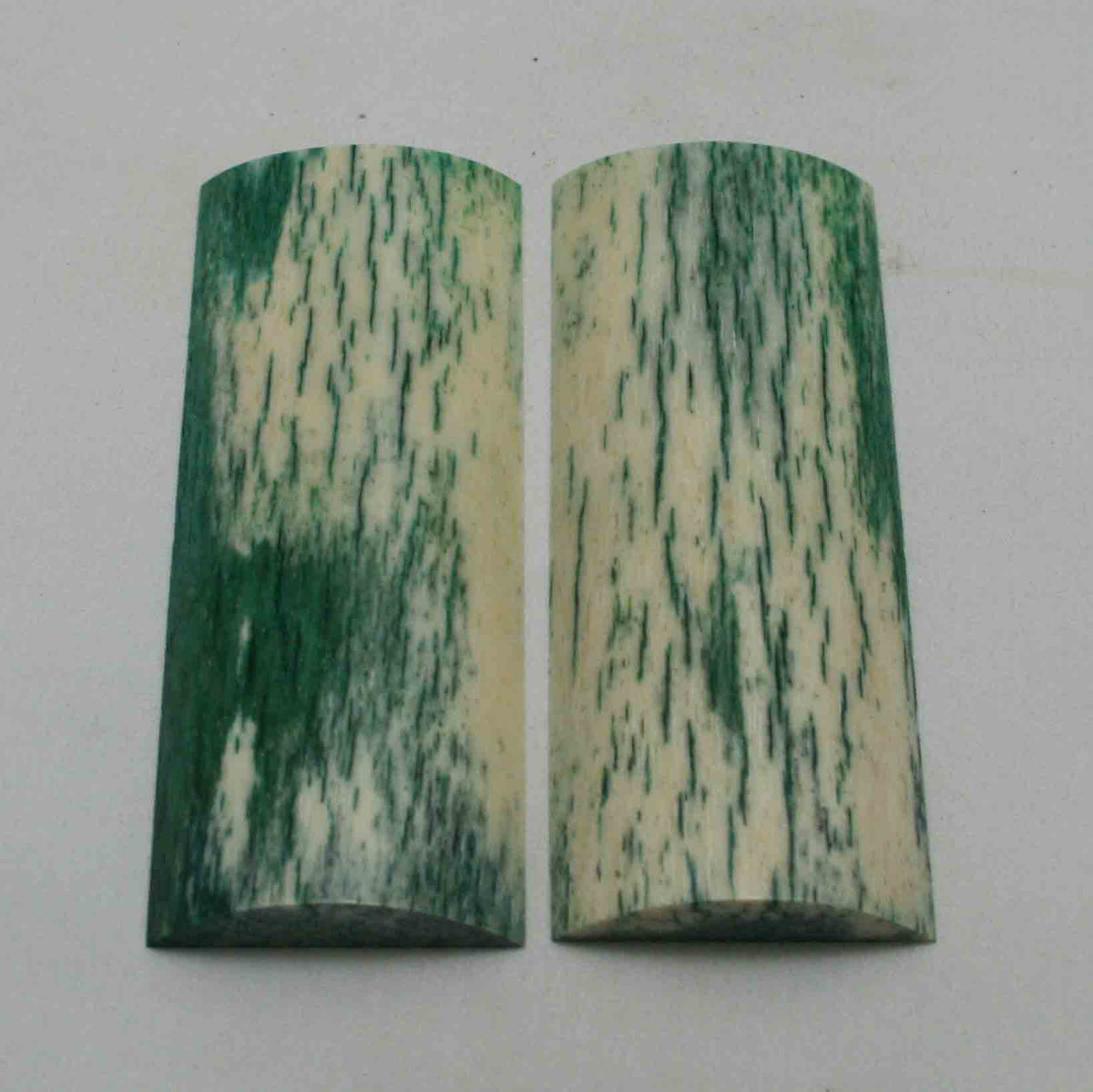 NB108NA61 Giraffe Bone Scales 4.90" x 1.87" x 0.42" inch