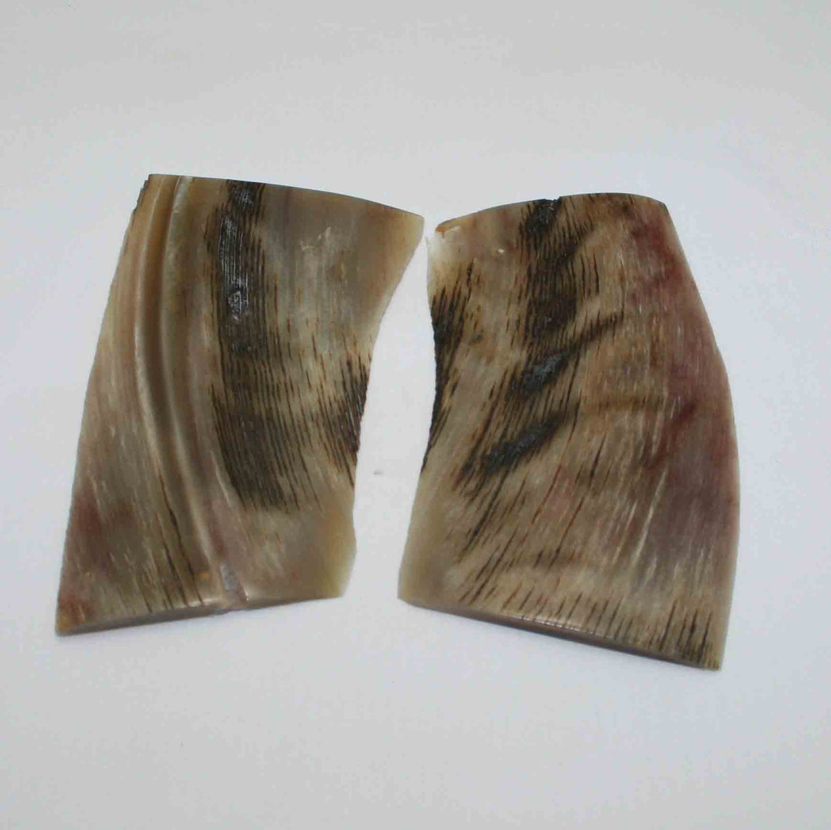 NB502LG1 Kudu Horn Scales Medium (Set of 2)