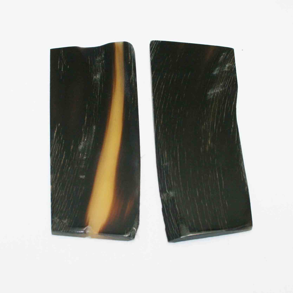 NB502MMA1 Kudu Horn Scales Medium (Set of 2)