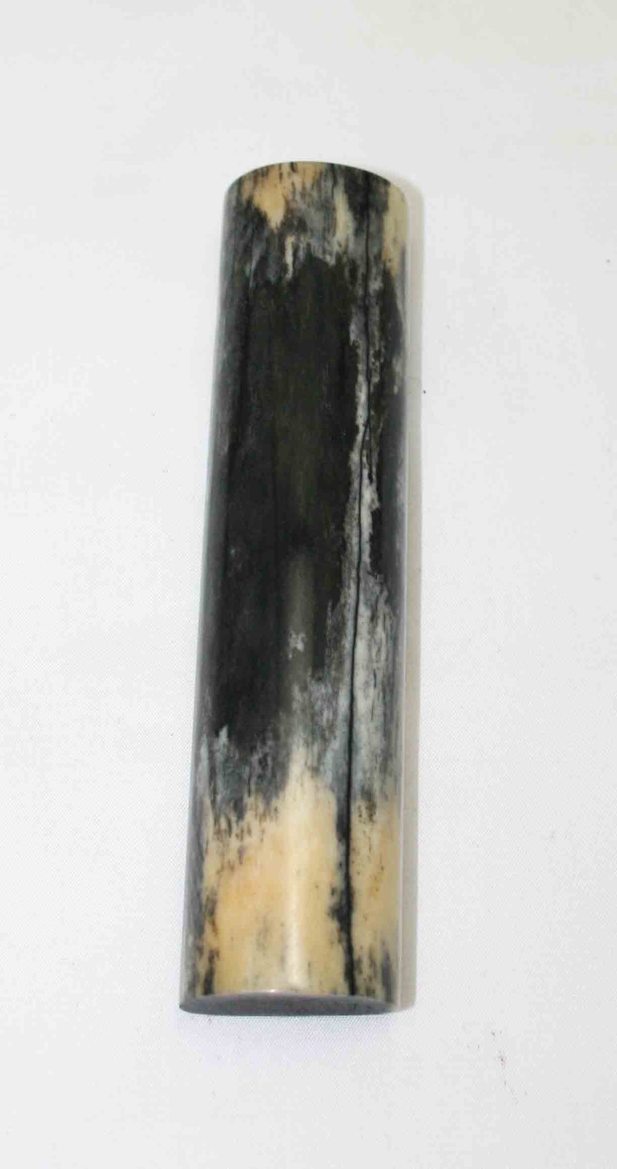 NB702MMA19 Zebra Bone Round