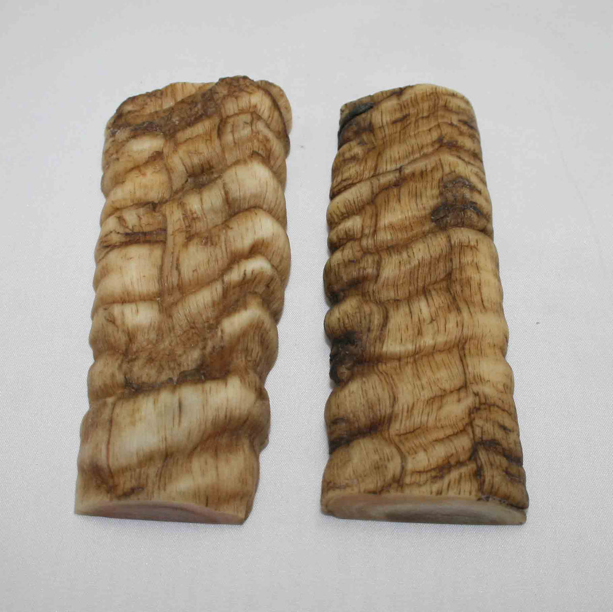 NB901LG27 Merino Ram's Horn Flat Block Scales