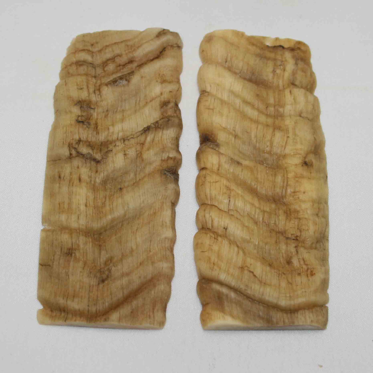 NB901NA14 Merino Ram's Horn Flat Block Scales Size 4.96" x 1.94" x 0.23" inch
