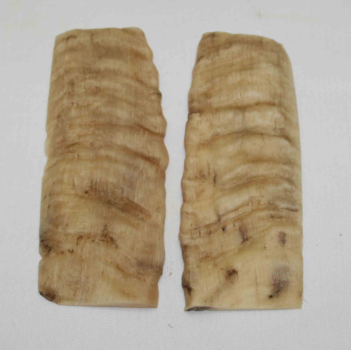 NB901NA19 Merino Ram's Horn Flat Block Scales Size 4.68" x 1.83" x 0.19" inch