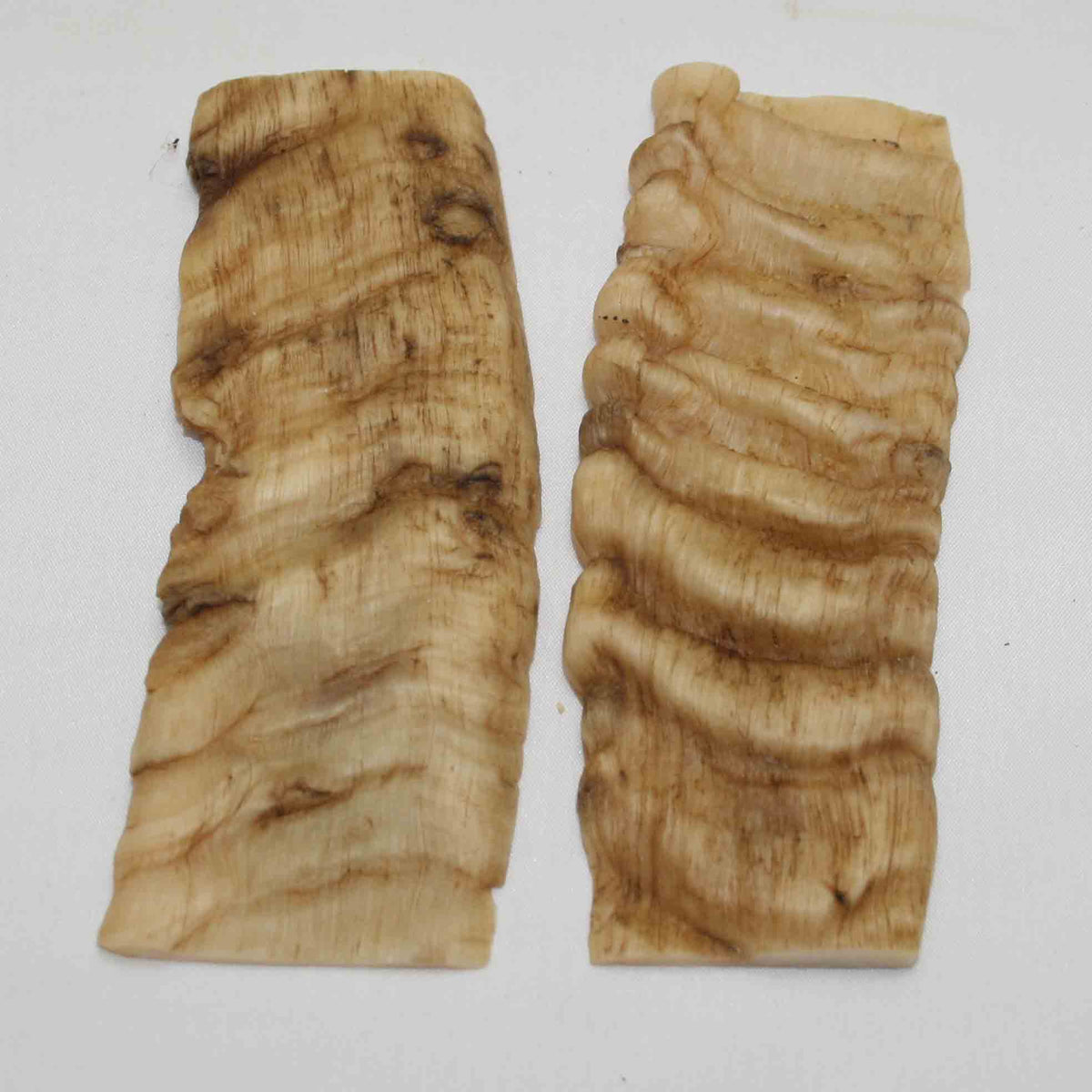 NB901NA29 Merino Ram's Horn Flat Block Scales Size 5.05" x 1.89" x 0.11" inch