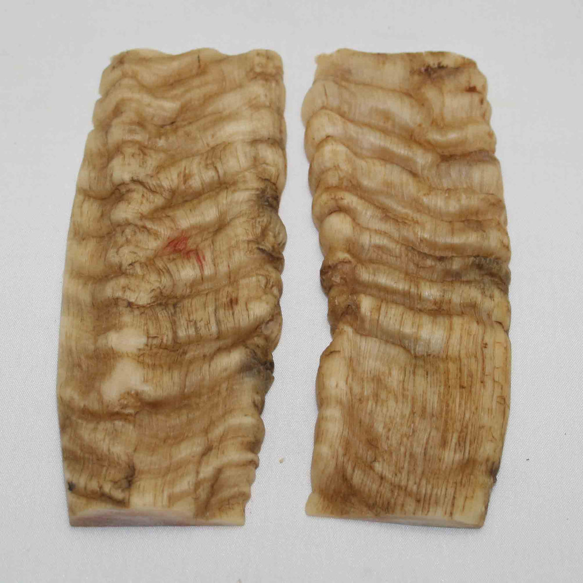 NB901NA33 Merino Ram's Horn Flat Block Scales Size 5.16" x 1.93" x 0.20" inch
