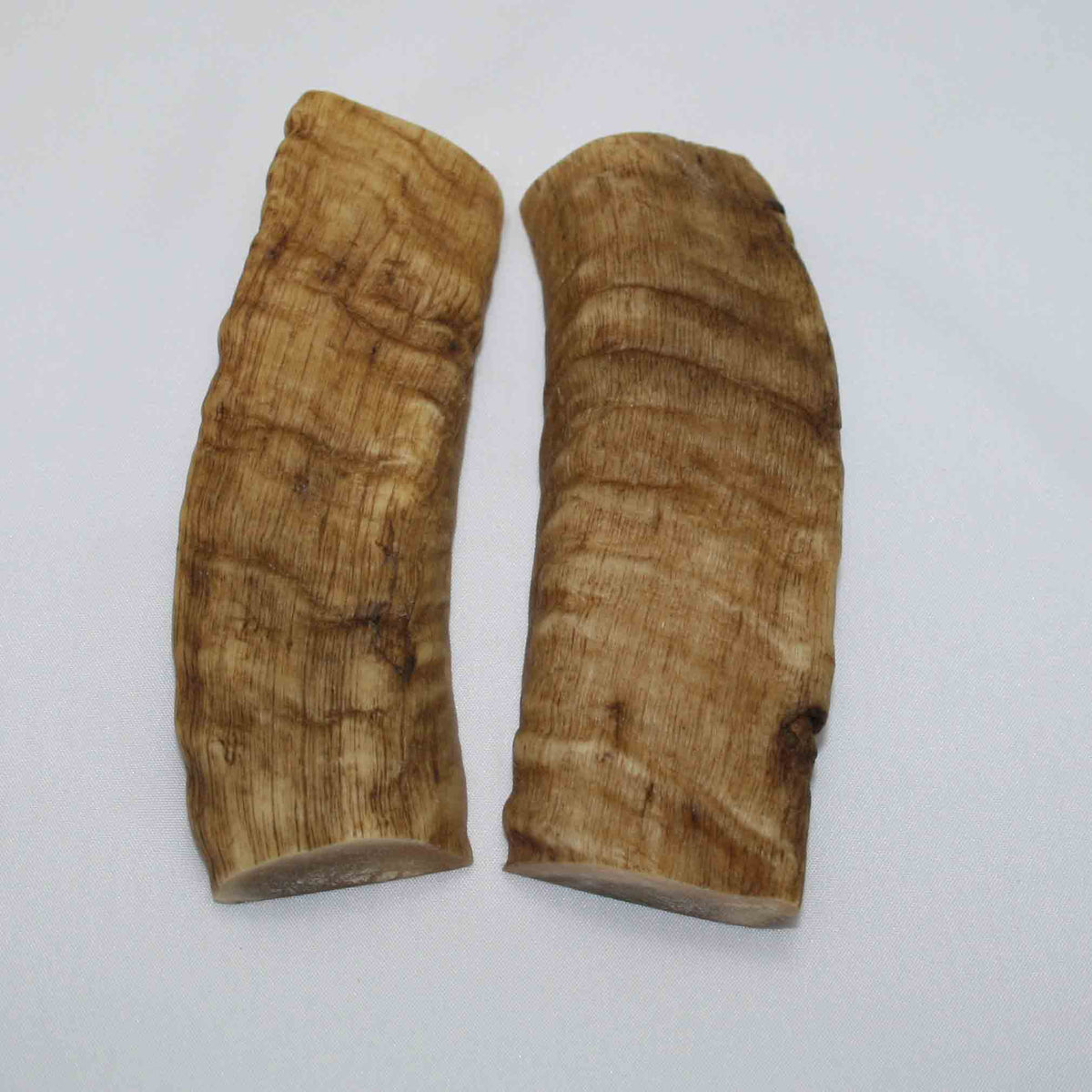 NB903JS27 Merino Ram&#39;s Horn Flat Block Scales